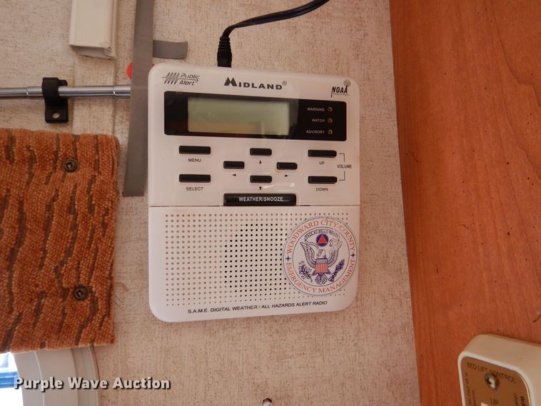 image for item MT9941 2006 Vortex 217W  camper