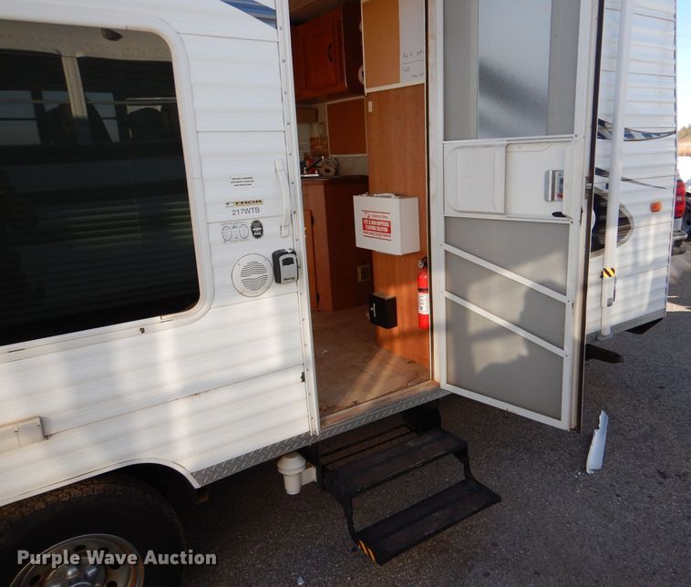 image for item MT9941 2006 Vortex 217W  camper