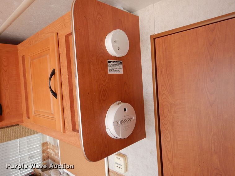 image for item MT9941 2006 Vortex 217W  camper