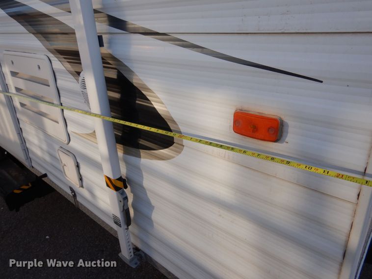 image for item MT9941 2006 Vortex 217W  camper