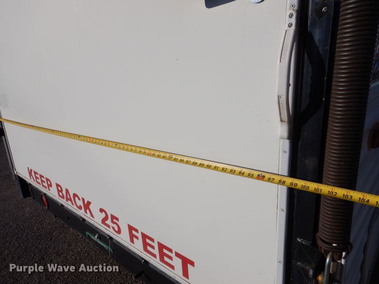 image for item MT9941 2006 Vortex 217W  camper