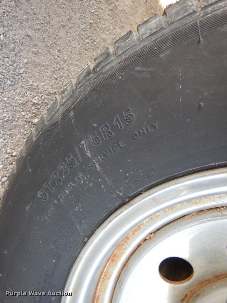 image for item MT9941 2006 Vortex 217W  camper