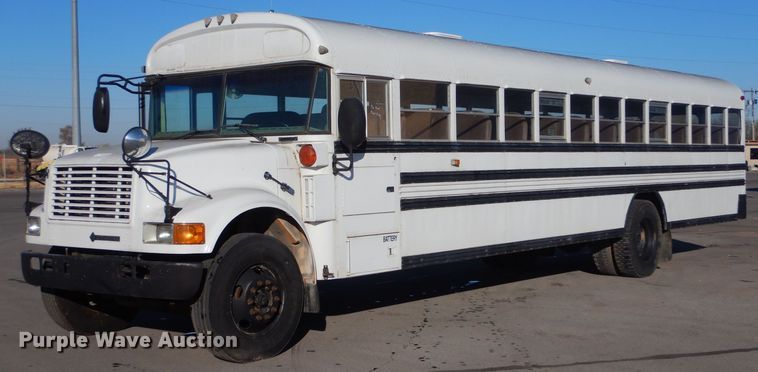 image for item MT9942 2003 International 3800  school bus