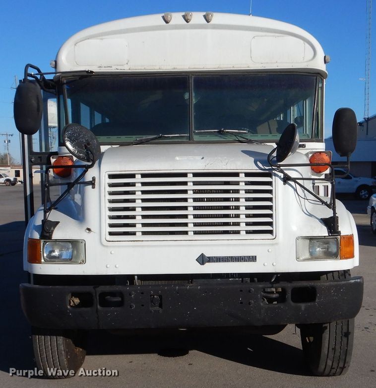 image for item MT9942 2003 International 3800  school bus