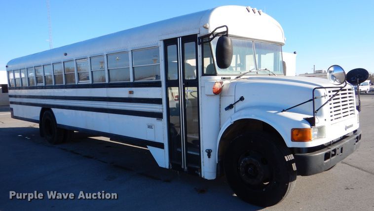 image for item MT9942 2003 International 3800  school bus