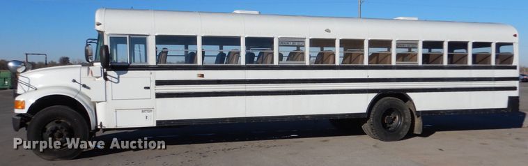 image for item MT9942 2003 International 3800  school bus