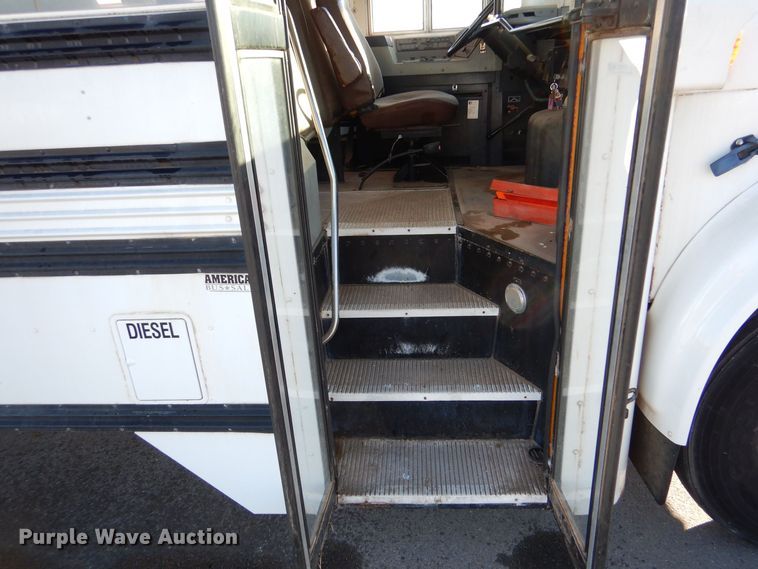 image for item MT9942 2003 International 3800  school bus