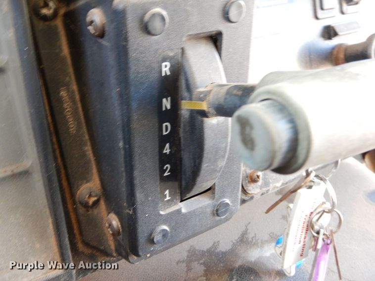 image for item MT9942 2003 International 3800  school bus