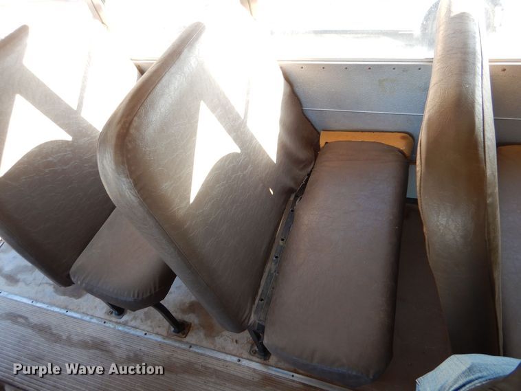 image for item MT9942 2003 International 3800  school bus