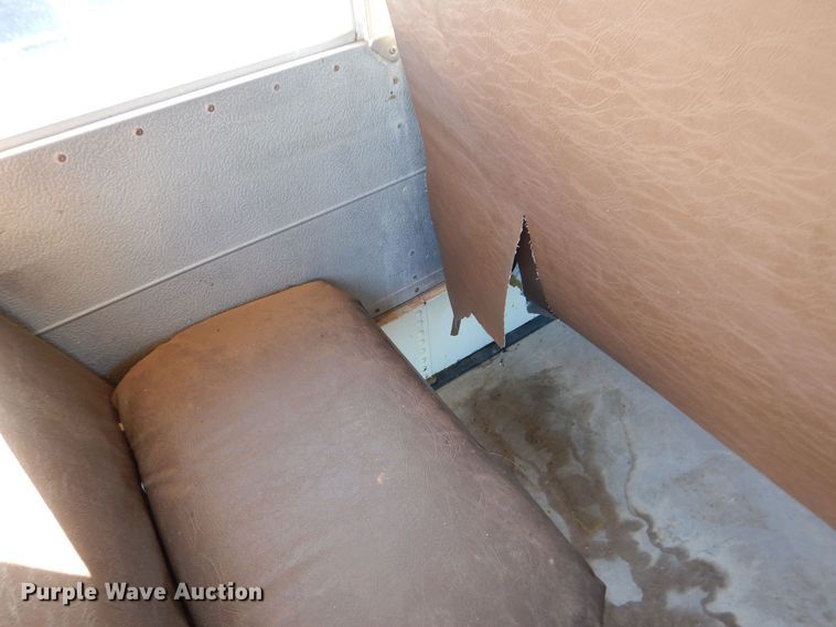 image for item MT9942 2003 International 3800  school bus