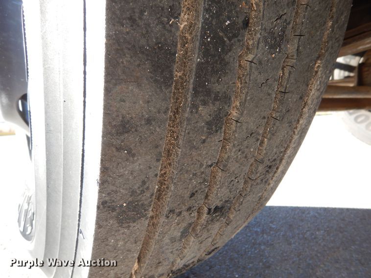 image for item MT9942 2003 International 3800  school bus