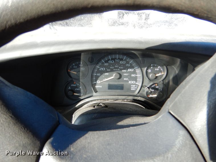 image for item MT9943 2004 Chevrolet Express G3500  school bus