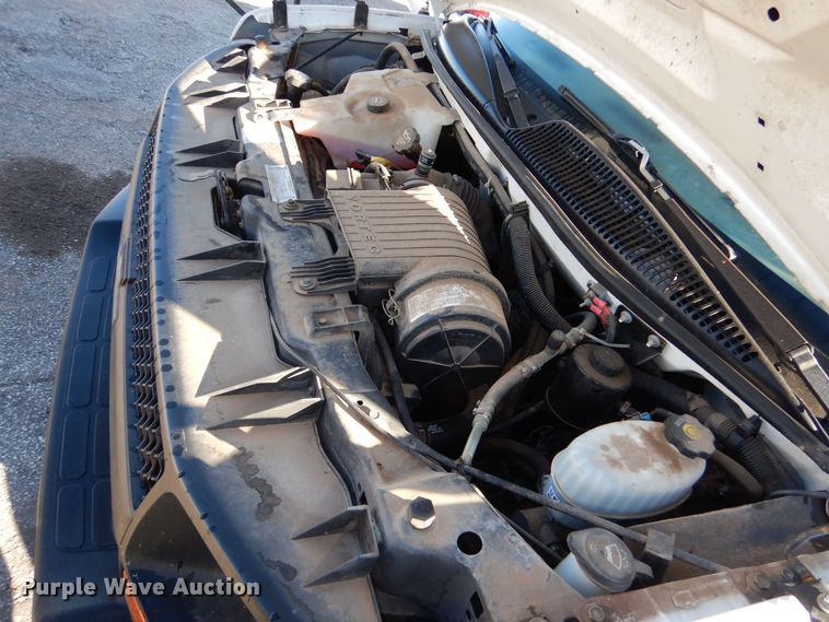 image for item MT9943 2004 Chevrolet Express G3500  school bus