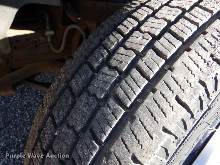 image for item MT9943 2004 Chevrolet Express G3500  school bus