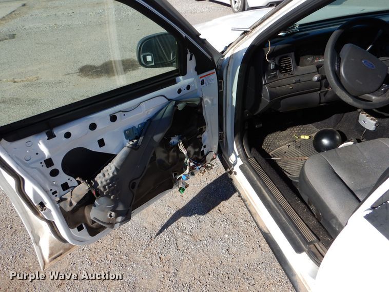 image for item MT9946 2008 Ford Crown Victoria Police Interceptor