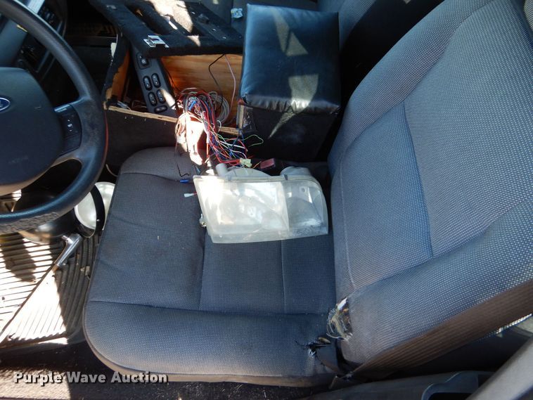 image for item MT9946 2008 Ford Crown Victoria Police Interceptor