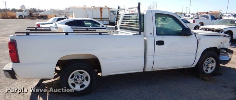 image for item MT9947 2003 Chevrolet Silverado 1500  pickup truck