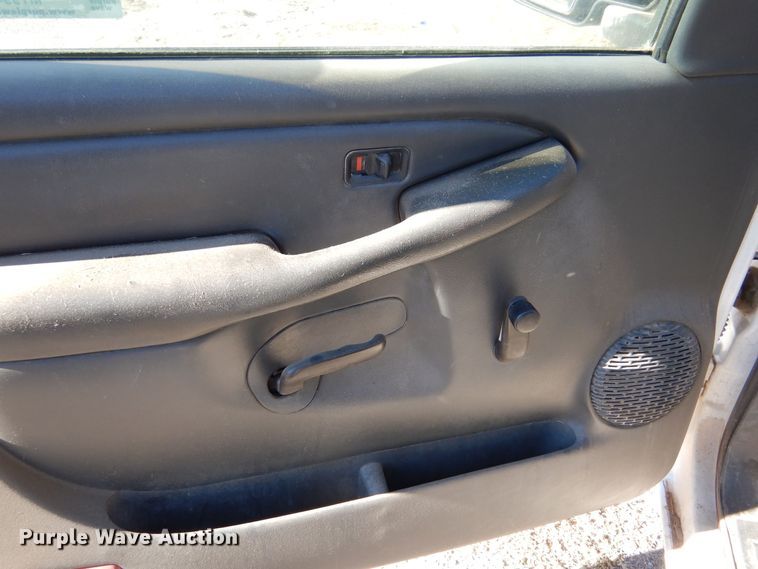 image for item MT9947 2003 Chevrolet Silverado 1500  pickup truck