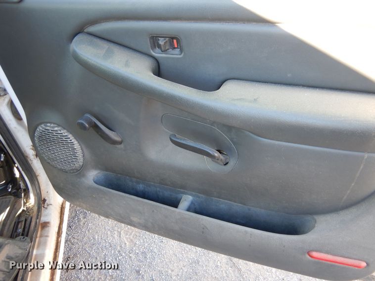 image for item MT9947 2003 Chevrolet Silverado 1500  pickup truck