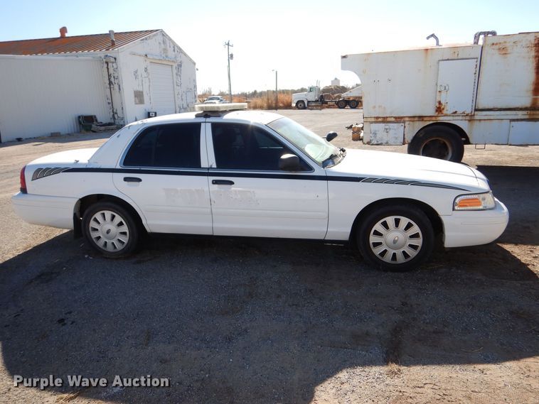 image for item MT9949 2006 Ford Crown Victoria Police Interceptor