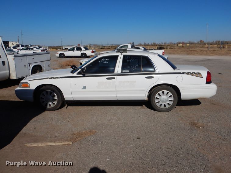 image for item MT9949 2006 Ford Crown Victoria Police Interceptor