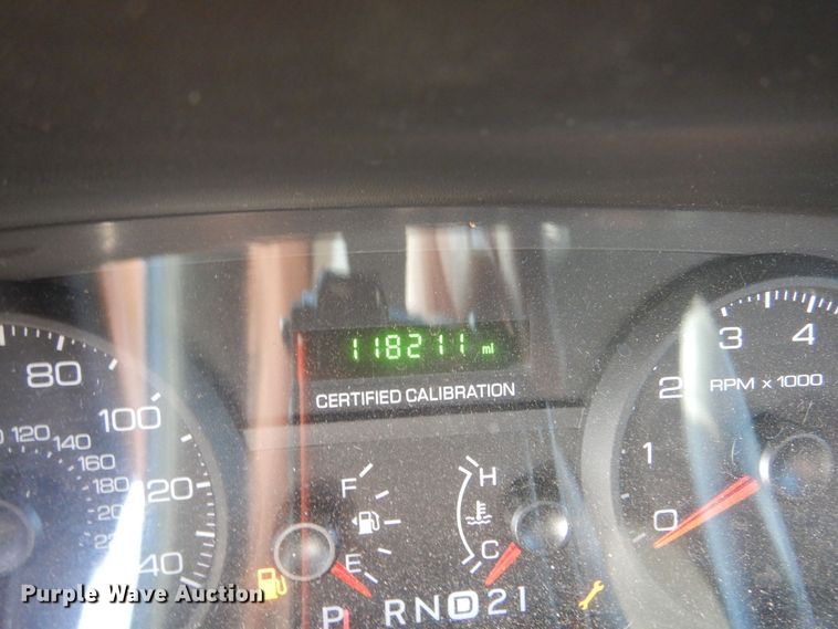 image for item MT9949 2006 Ford Crown Victoria Police Interceptor