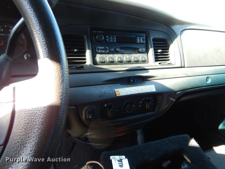 image for item MT9949 2006 Ford Crown Victoria Police Interceptor