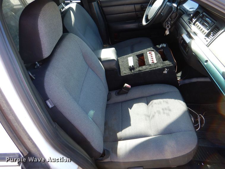 image for item MT9949 2006 Ford Crown Victoria Police Interceptor