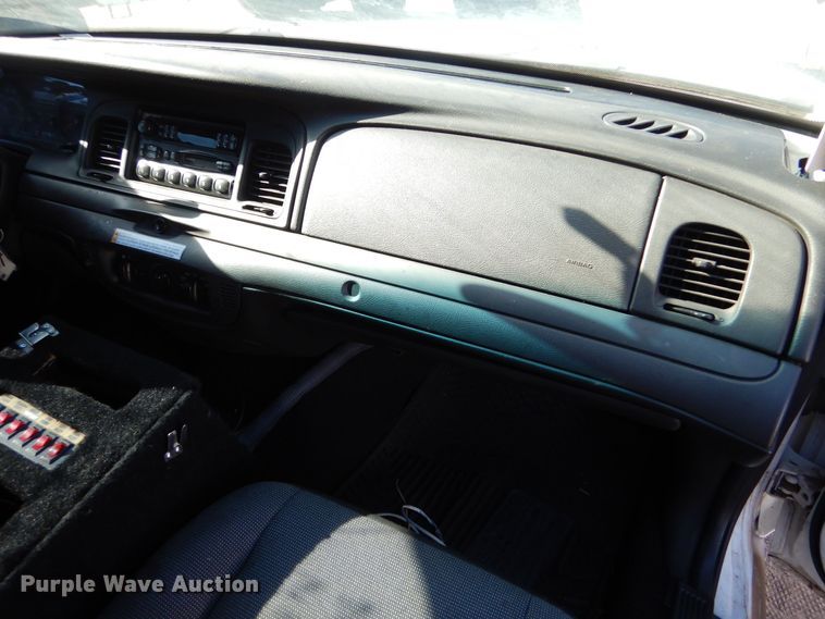 image for item MT9949 2006 Ford Crown Victoria Police Interceptor