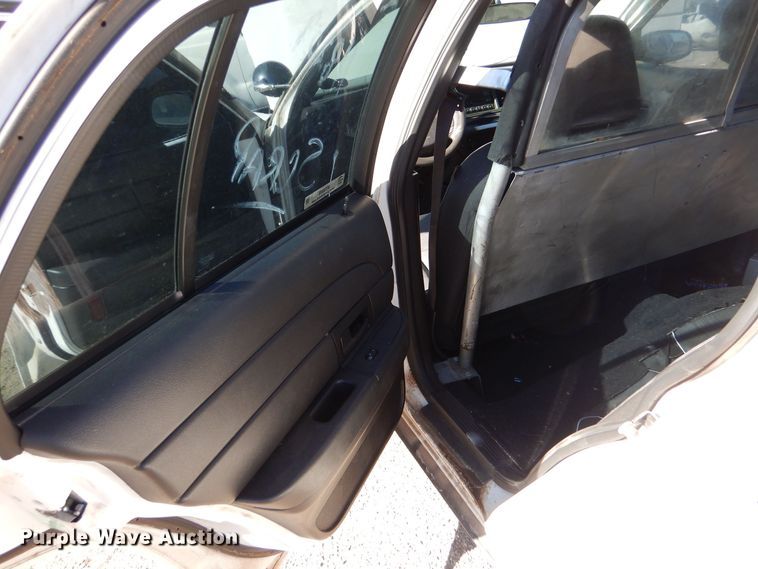 image for item MT9949 2006 Ford Crown Victoria Police Interceptor