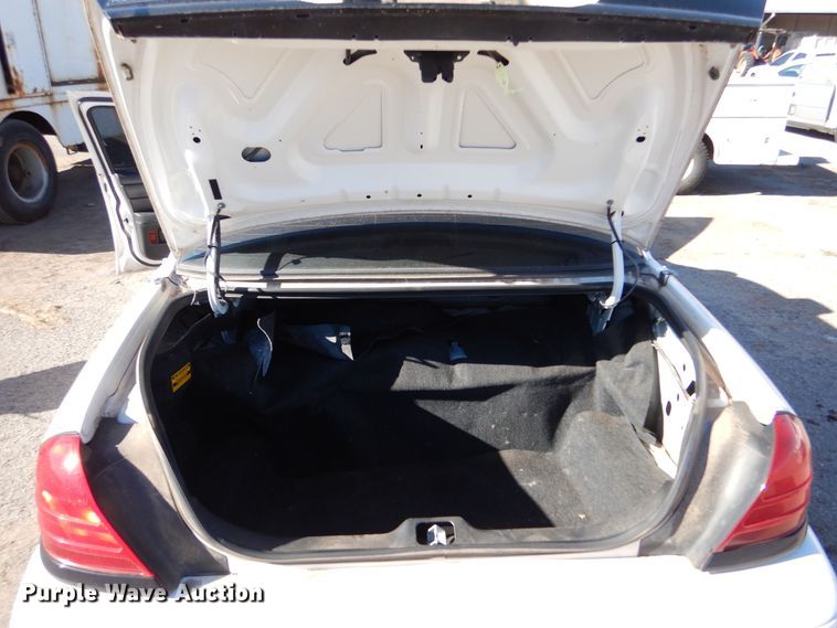 image for item MT9949 2006 Ford Crown Victoria Police Interceptor