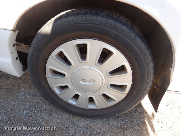 image for item MT9949 2006 Ford Crown Victoria Police Interceptor