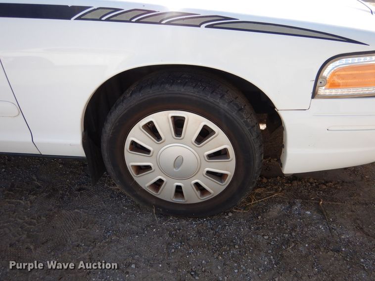 image for item MT9949 2006 Ford Crown Victoria Police Interceptor