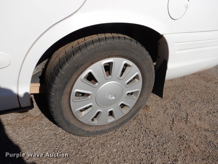 image for item MT9949 2006 Ford Crown Victoria Police Interceptor