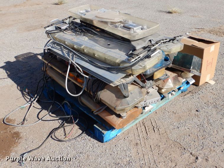 image for item MT9951 Approximately 28 light bars