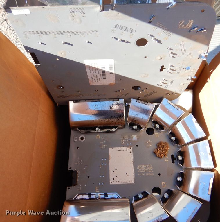 image for item MT9951 Approximately 28 light bars