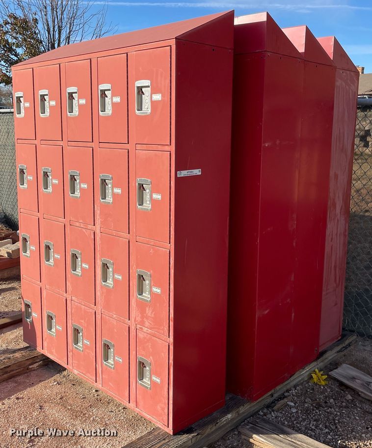 (4) lockers in Woodward, OK Item MT9964 sold Purple Wave