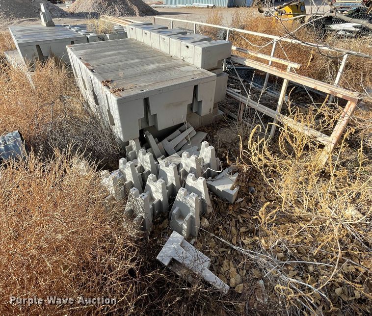 image for item MT9966 (7) 8"L x 4'W boat docks