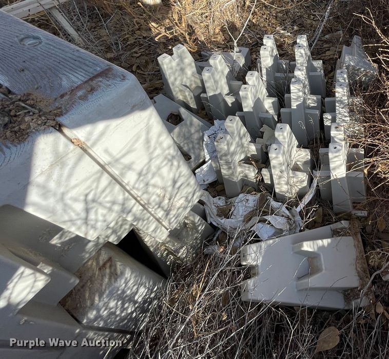 image for item MT9966 (7) 8"L x 4'W boat docks