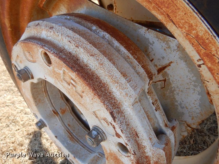 image for item MT9970 1979 Ford 1300  MFWD tractor