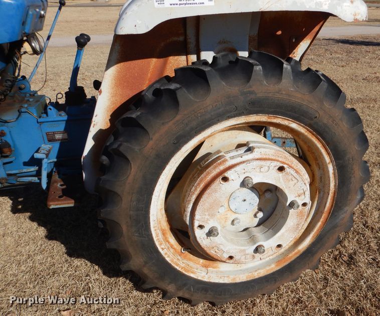 image for item MT9970 1979 Ford 1300  MFWD tractor