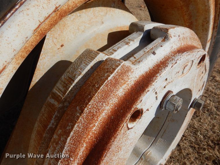 image for item MT9970 1979 Ford 1300  MFWD tractor