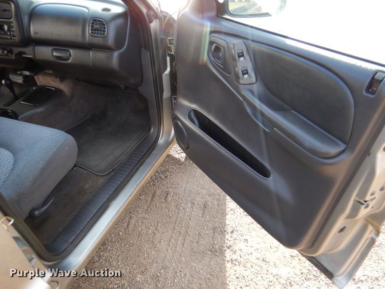 image for item MT9977 2000 Dodge Durango Sport  SUV
