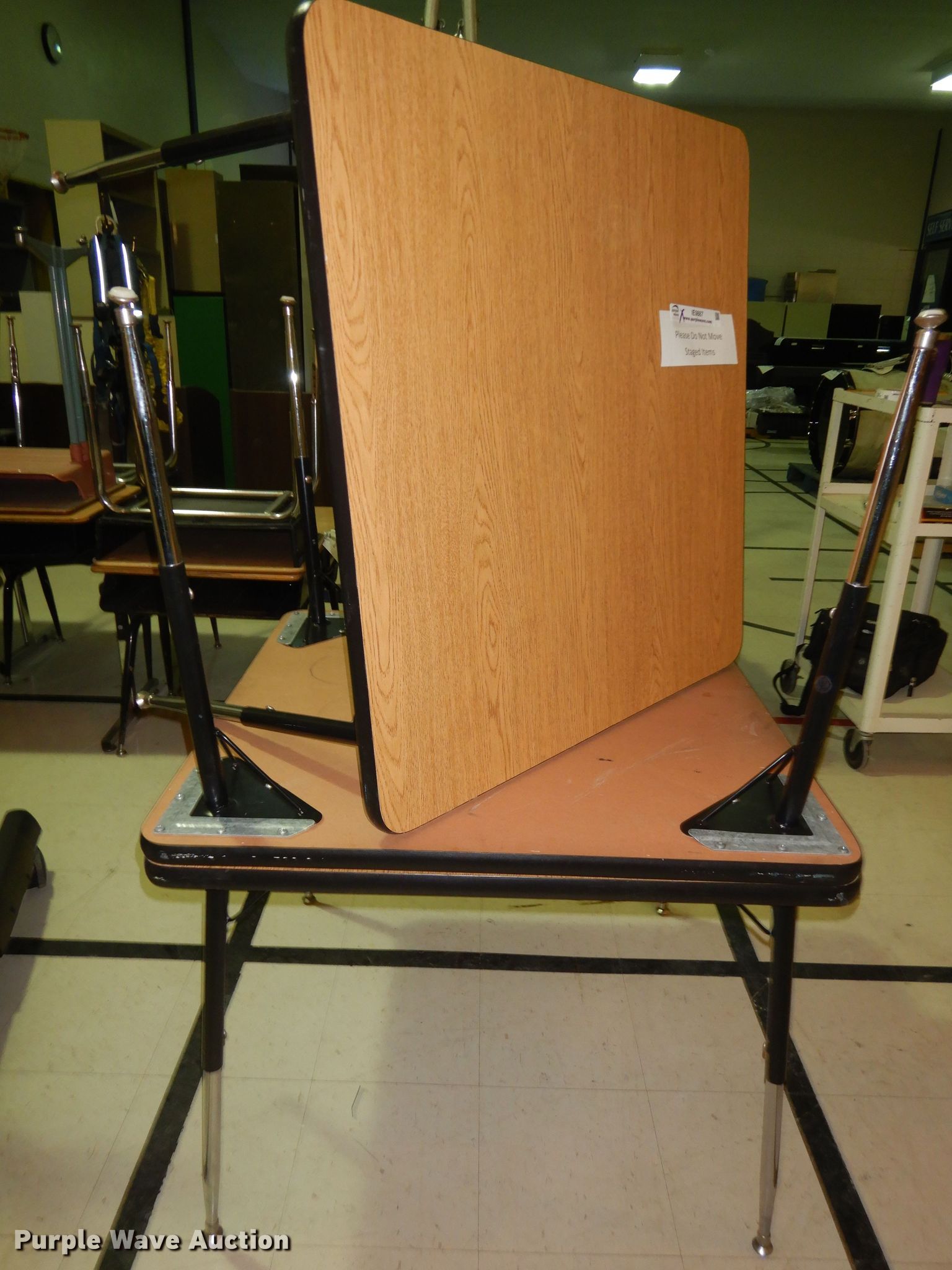 (3) tables in Overland Park, KS Item IE9887 sold Purple Wave