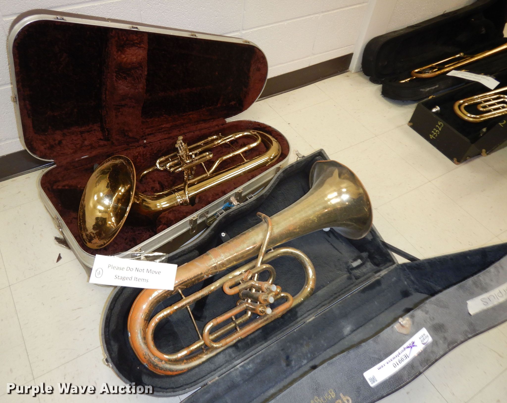 (2) tubas in Overland Park, KS Item IE9910 sold Purple Wave