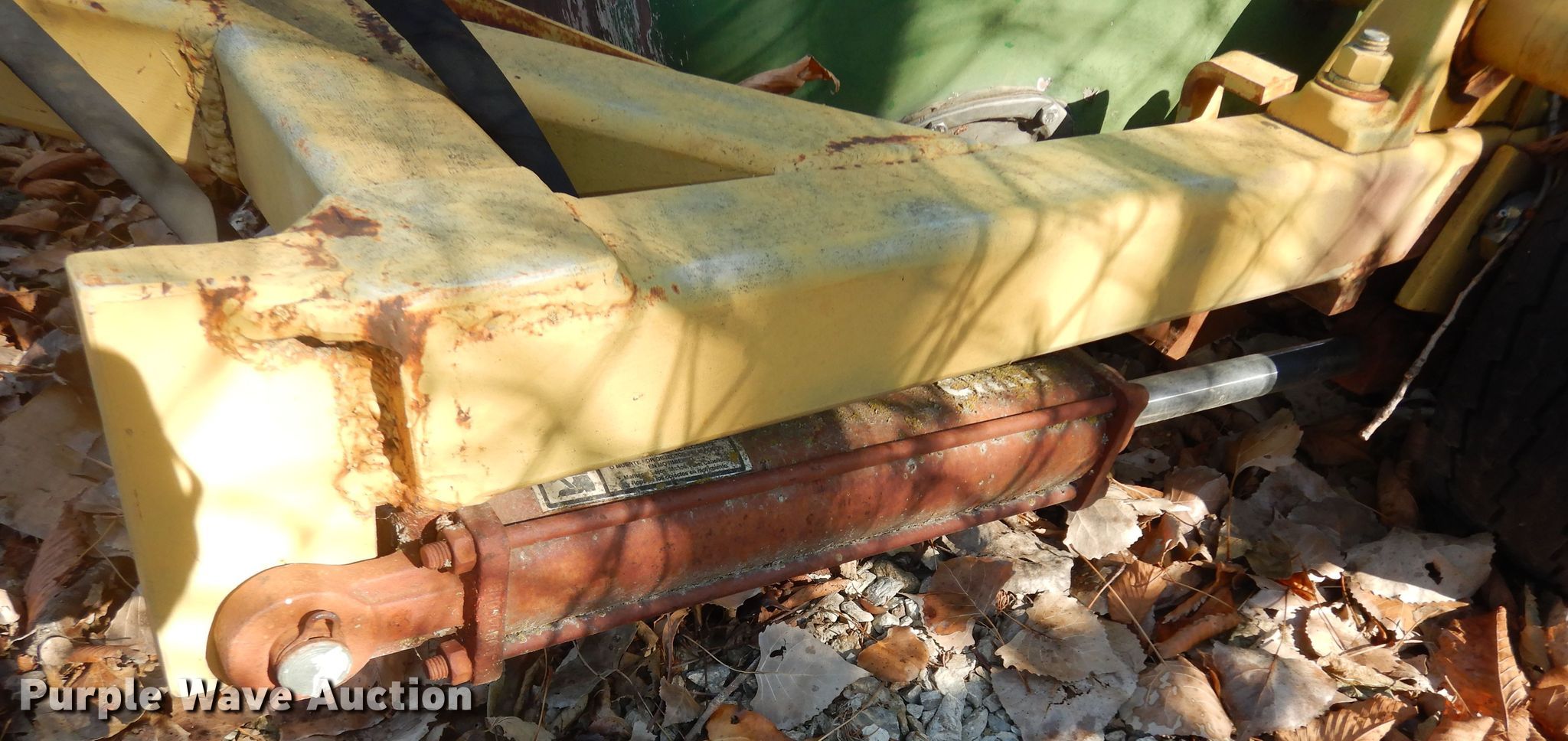 Roller in Emporia, KS Item LG9982 sold Purple Wave