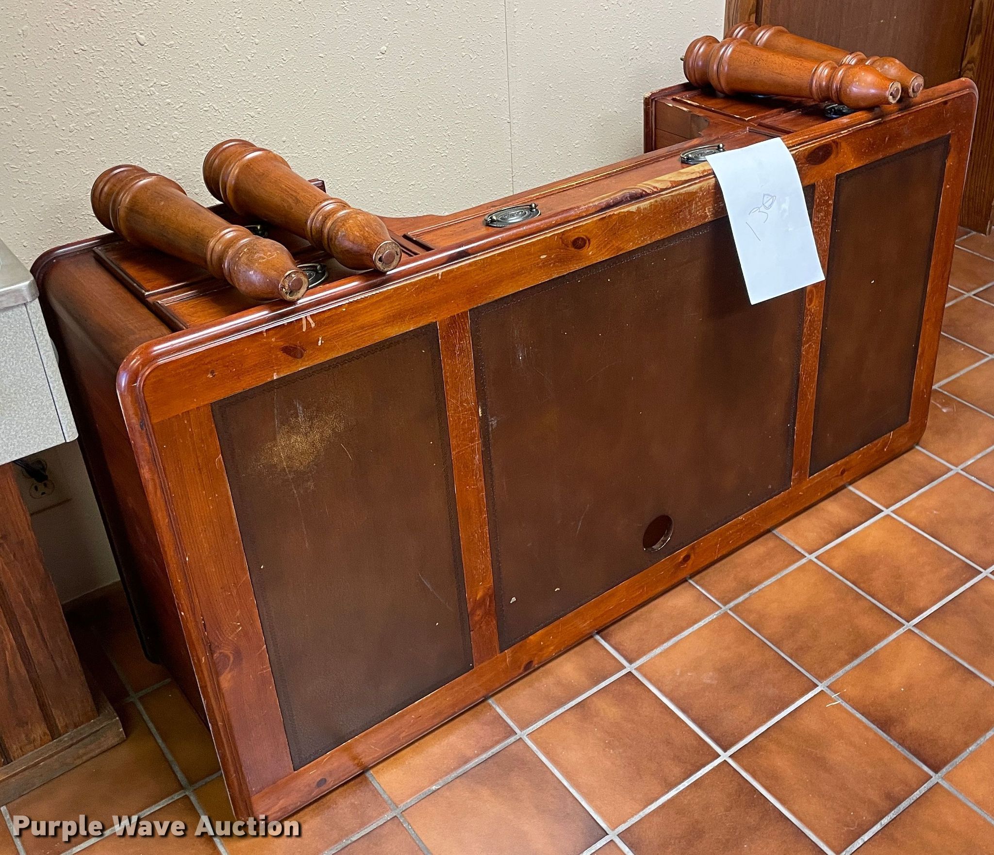 Furniture in Woodward, OK Item MT9960 sold Purple Wave