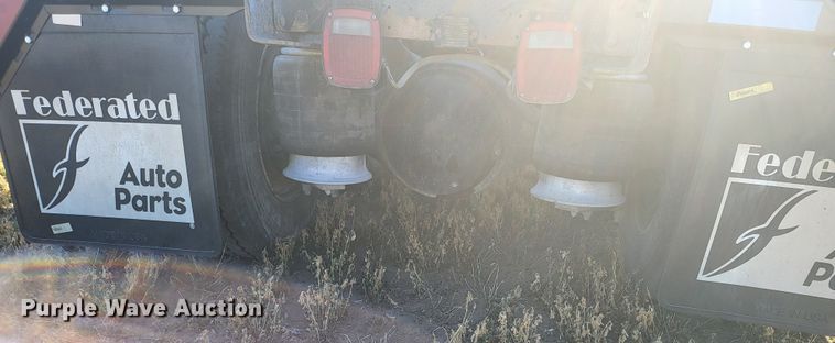 image for item DH1749 2002 Freightliner FLD  semi truck