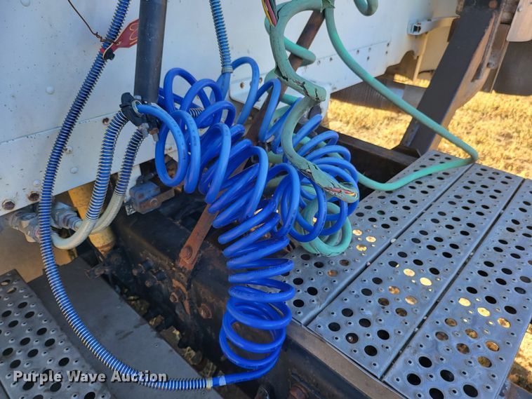 image for item DH1749 2002 Freightliner FLD  semi truck