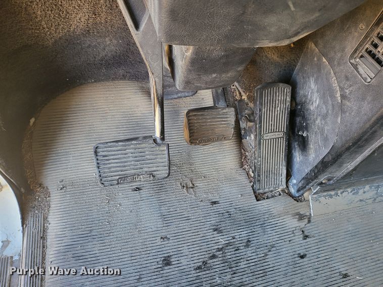 image for item DH1749 2002 Freightliner FLD  semi truck